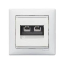 Valena adatcsatlakozó dugalj UTP RJ45 8(8) Cat5e fehér csavaros LEGRAND