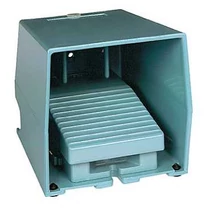 Lábkapcsoló 1-ny 1-z 3A/AC15/230V BE vagy KI-parancs 1-fokozat fém kék Harmony XPE-M Schneider