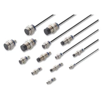 Induktív közelítésérzékelő síkbaálló 10mm-hatótáv menetes henger fém PNP záró 12-24V DC Panasonic